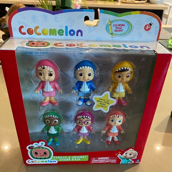 Cocomelon Family & Friends Shark Pack - Picture 4 of 4